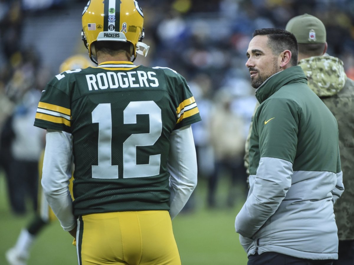 Aaron Rodgers and Matt LaFleur on sideline