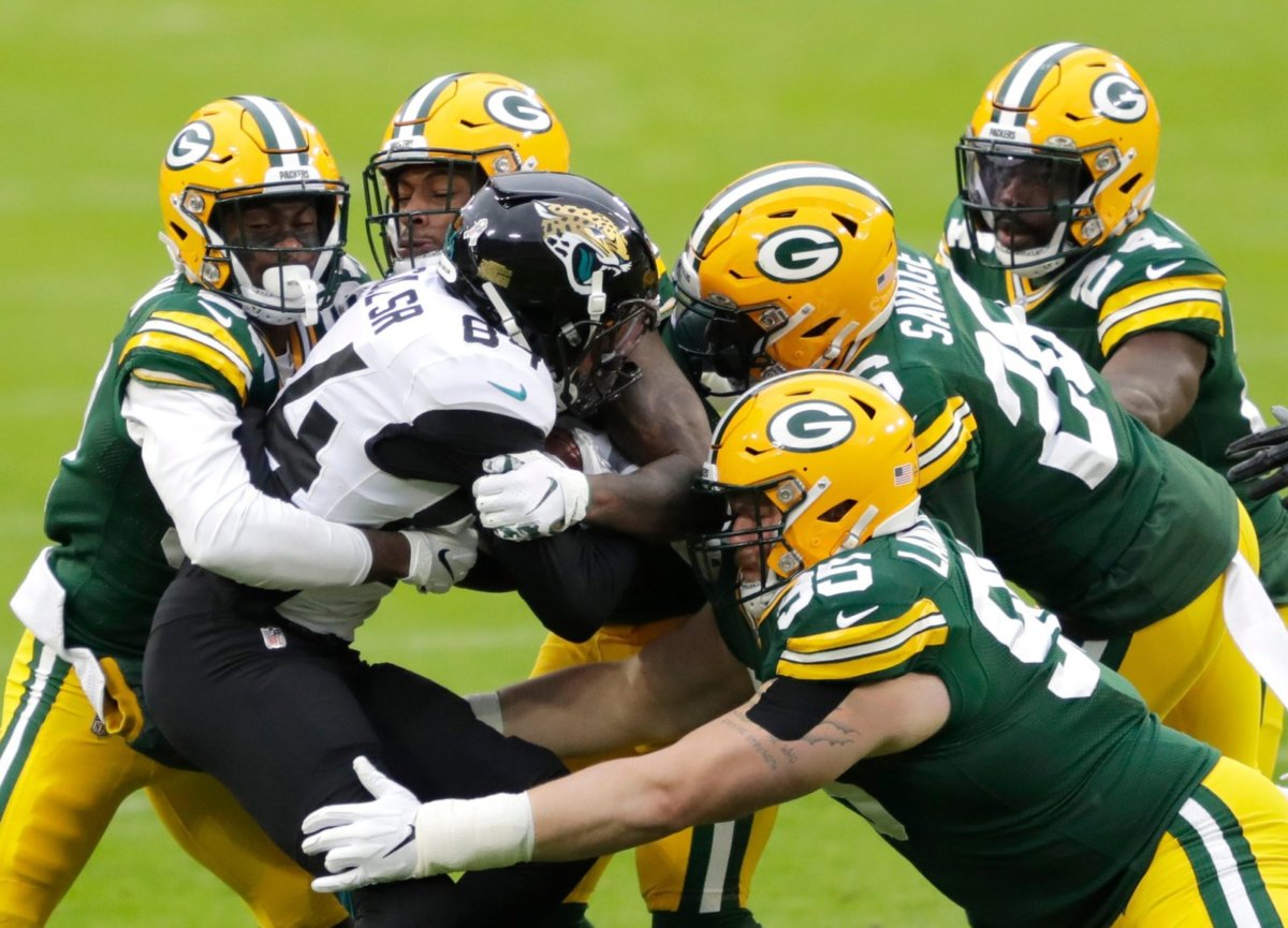Green Bay Packers defense bring down Chicago Bears runner