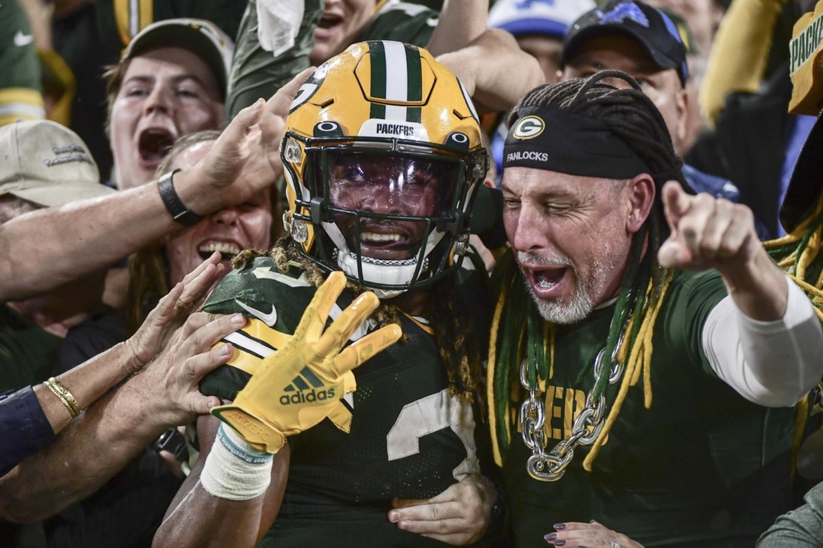 aaron jones 2021 | Packers Show Their Love for Aaron Jones – and It Only Took Five Years