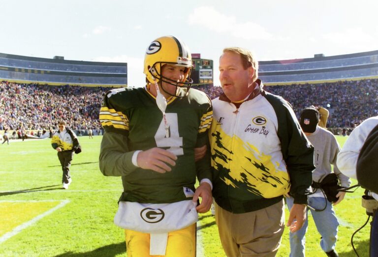 Packers Legend Brett Favre Voices His Opinion of Jordan Love Green Bay Packers, Brett Favre